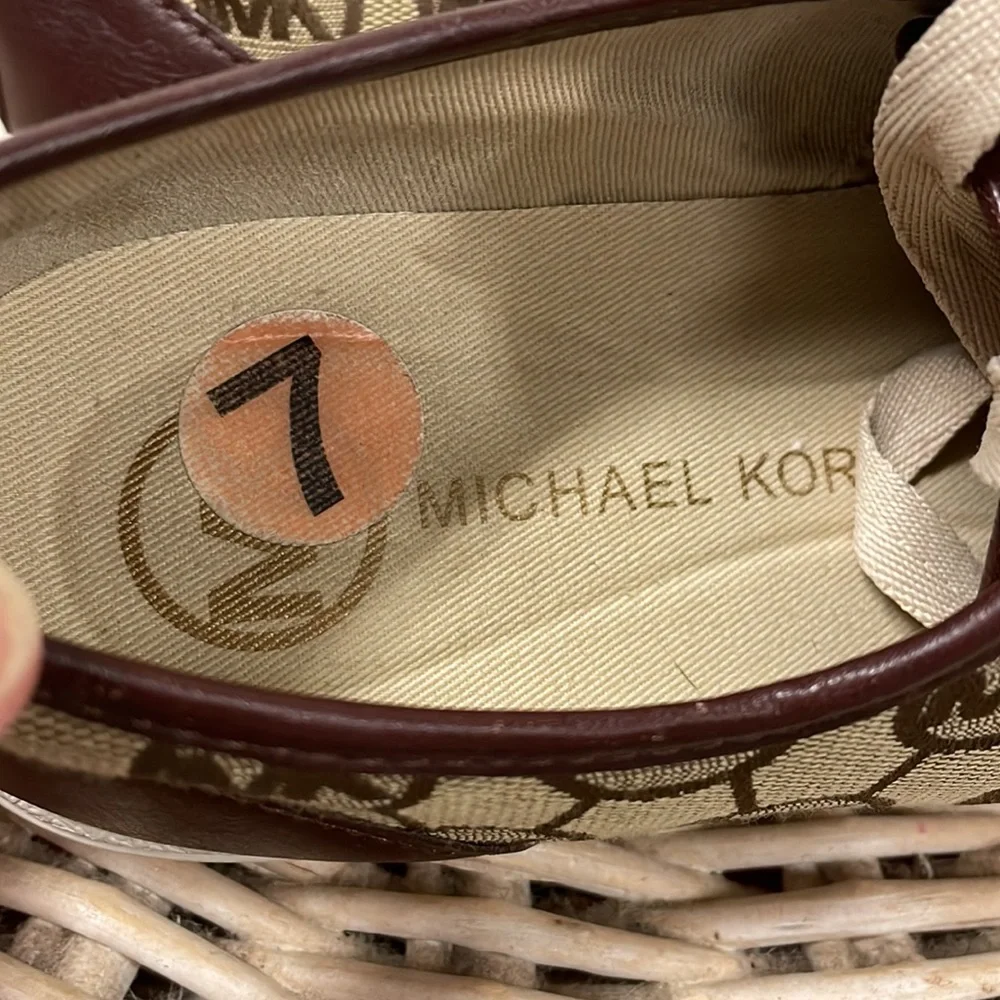 Michael Kors SALE! - Picture 7 of 12